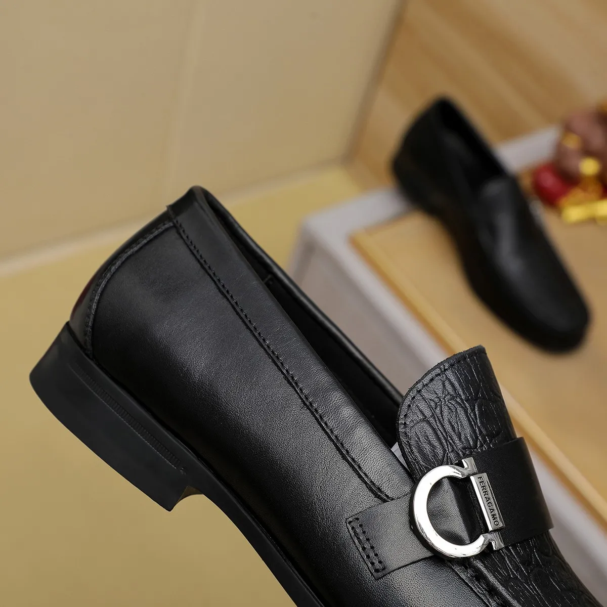 Men's shoes 260🕷🕷🐂【Ferragamo】Ferragamo Popular fashionable casual shoes🇨🇳Official website counter 1:1 production, original mold opening💯Good quality can be seen, imported high-end first-layer pebbled calfskin, water-dyed🐂leather lining🌿very clear texture, high-quality waterproof, non-slip and wear-resistant outsole🎋high quality and low price, truly handmade🍓, color optional! Code number 38-44 (45. To be customized)